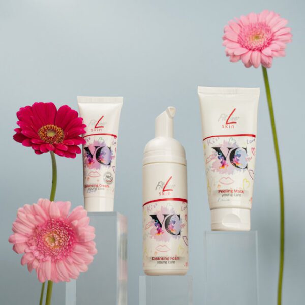 مجموعة Young Care Set – رغوة تنظيف، ماسك تقشير، كريم ترطيب للبشرة الشابة